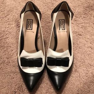 Beautiful white and black heel with bow